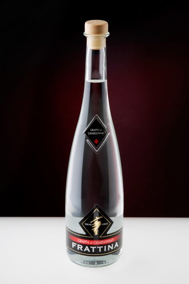 3830grappa frattina_bottiglia_1.jpg